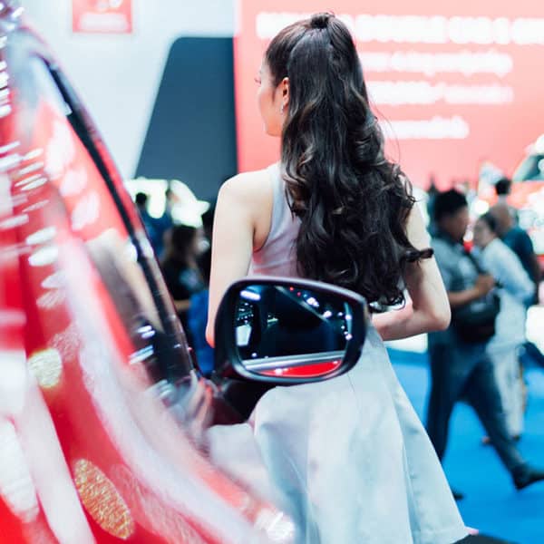 dynamiser stand sur salon de l'auto